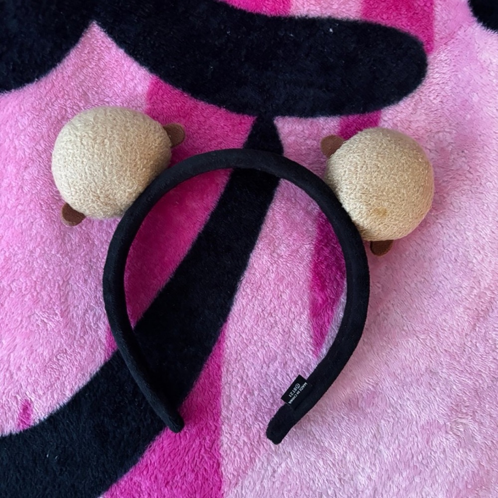 BT21 Shooky headband + keychain